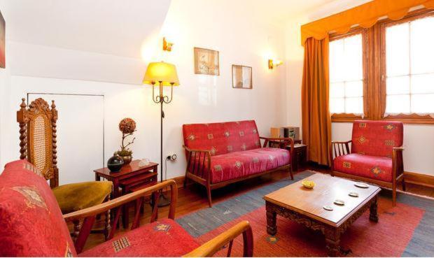 Alojamiento Alberto Magno Bed & Breakfast Santiago Ngoại thất bức ảnh