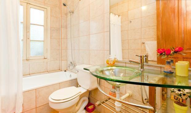 Alojamiento Alberto Magno Bed & Breakfast Santiago Ngoại thất bức ảnh